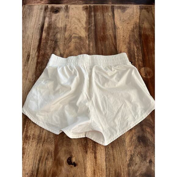 Under Armour Women's White Black Project Rock Woven Shorts Size Small - Picture 8 of 8